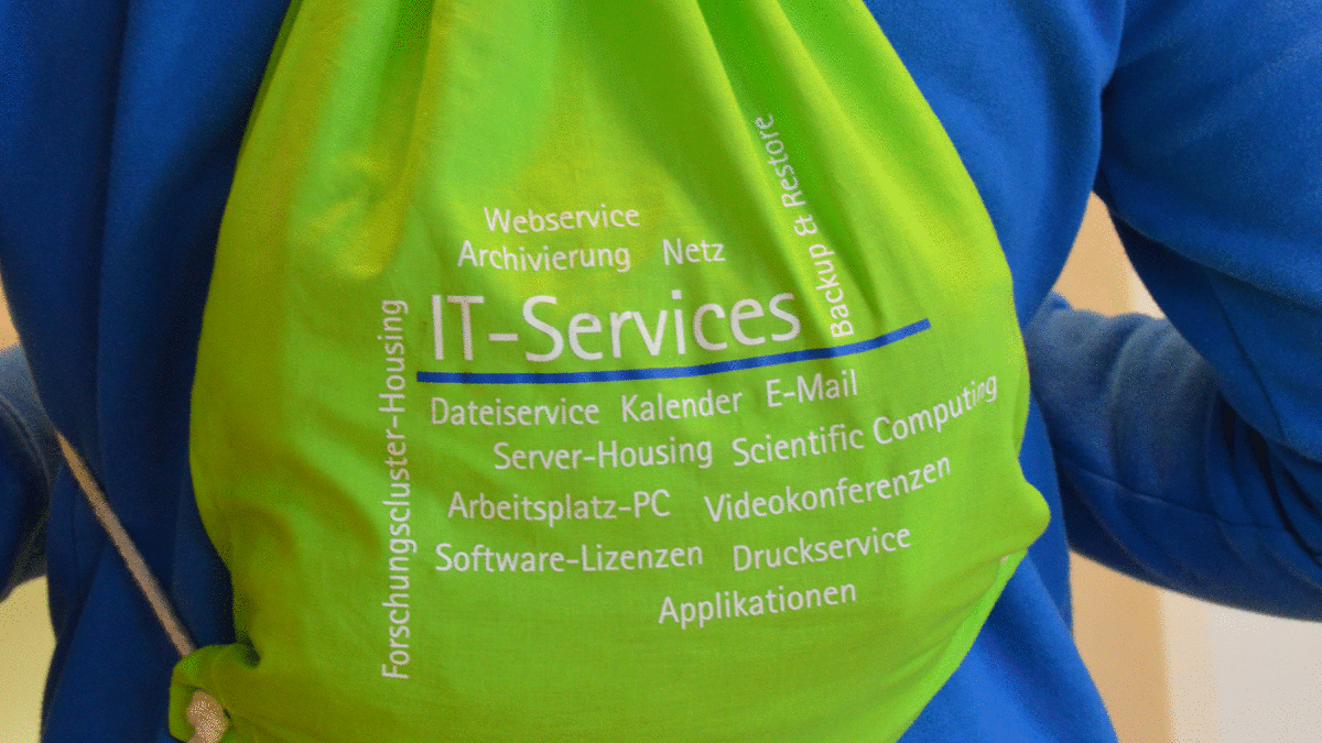 Turnbeutel mit dem IT Services Schriftzug und den Services des LUIS